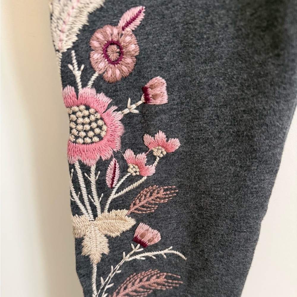 J W Los Angeles Floral Embroidered Knit Leggings Pants Gray Soft Comfy Boho Chic - Picture 5 of 10